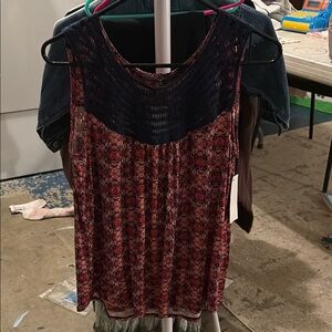 Women's Sleeveless Top - Navy and Red Pattern